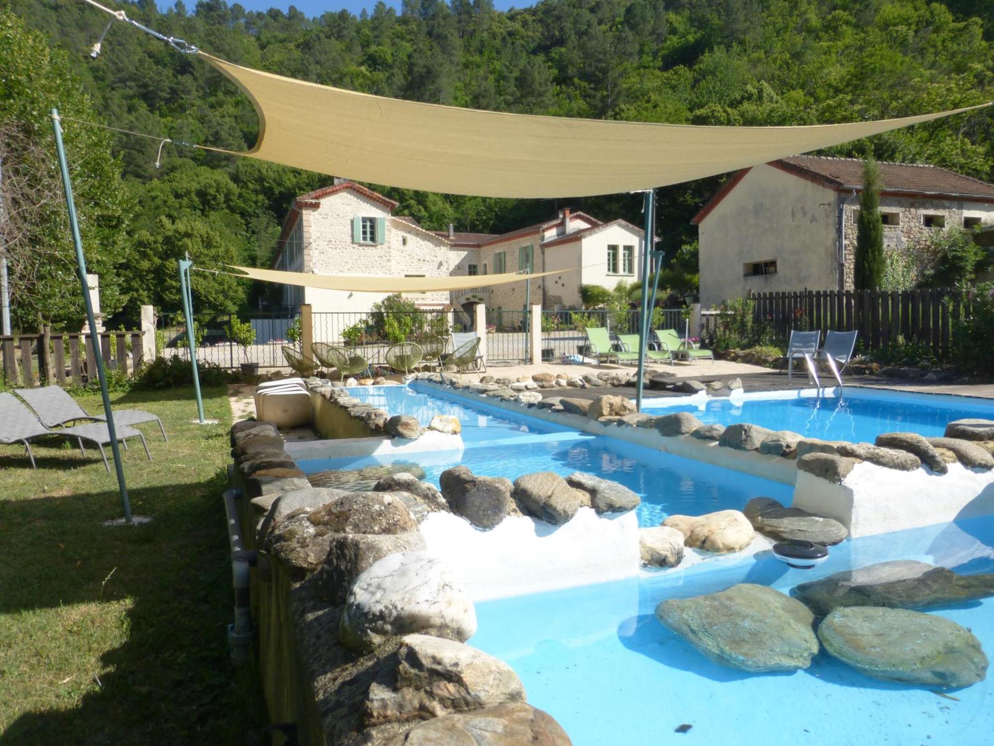 Chateau Du Fraissinet, 6 Gites Sleeping 2-8 Guests, Pool And River On Site La Tronche  Exteriér fotografie