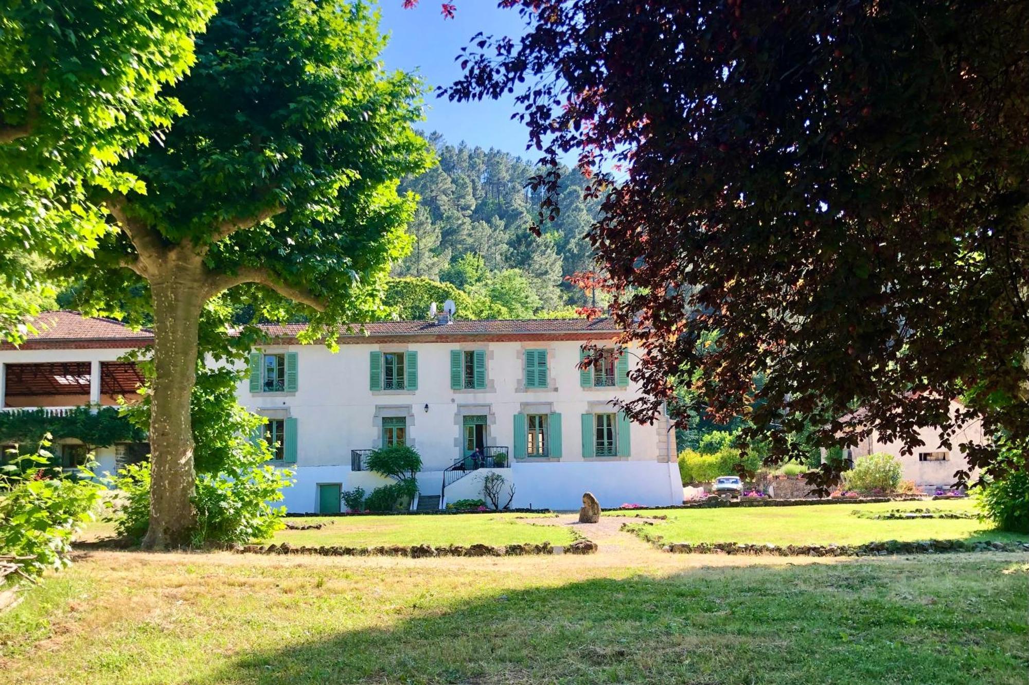 Chateau Du Fraissinet, 6 Gites Sleeping 2-8 Guests, Pool And River On Site La Tronche  Exteriér fotografie