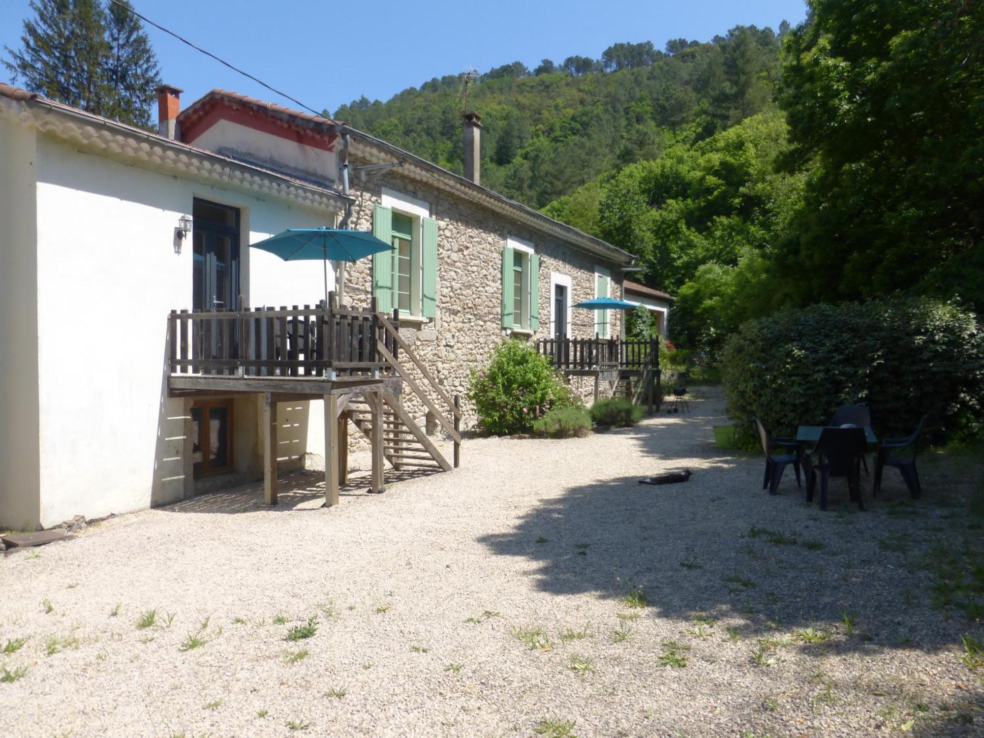 Chateau Du Fraissinet, 6 Gites Sleeping 2-8 Guests, Pool And River On Site La Tronche  Exteriér fotografie